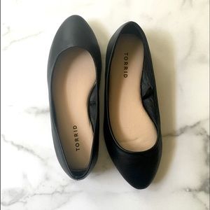 Torrid Size 7.5 Wide Width Black Flats